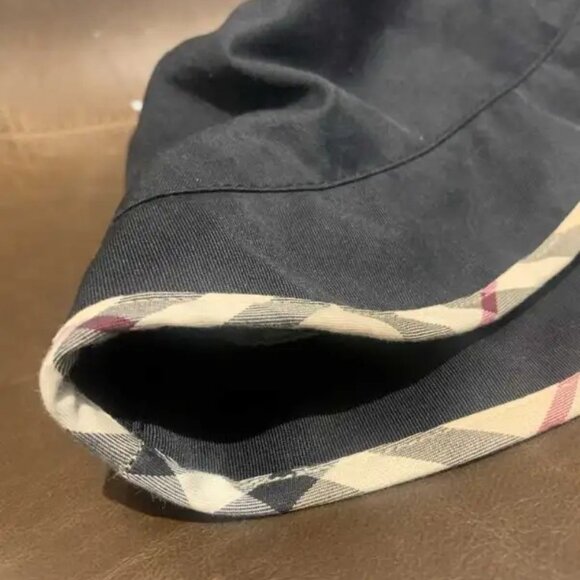 Burberry, and Moschino Umbrellas - Picture 16 of 16